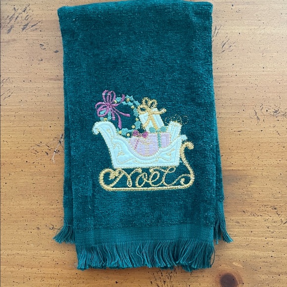 Ten Small Christmas Fingertip Towels - Picture 8 of 12